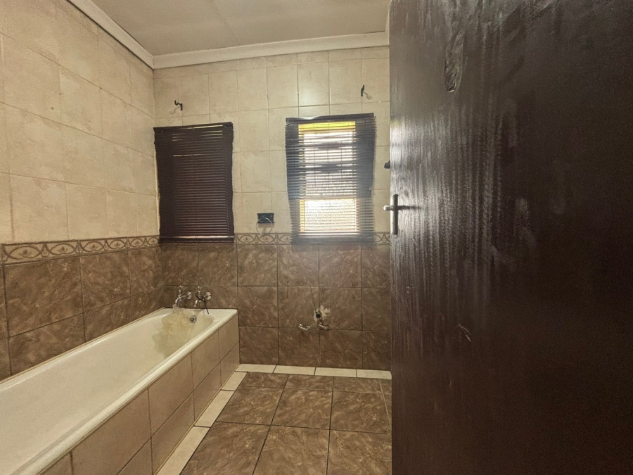 3 Bedroom Property for Sale in Vanderbijlpark SE 6 Gauteng