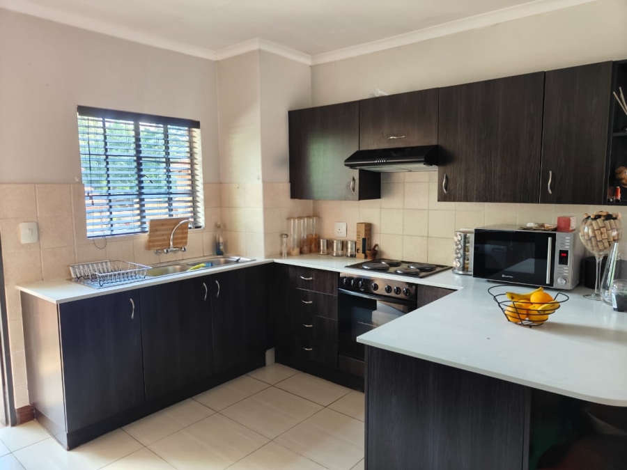 To Let 2 Bedroom Property for Rent in Three Rivers Proper Gauteng