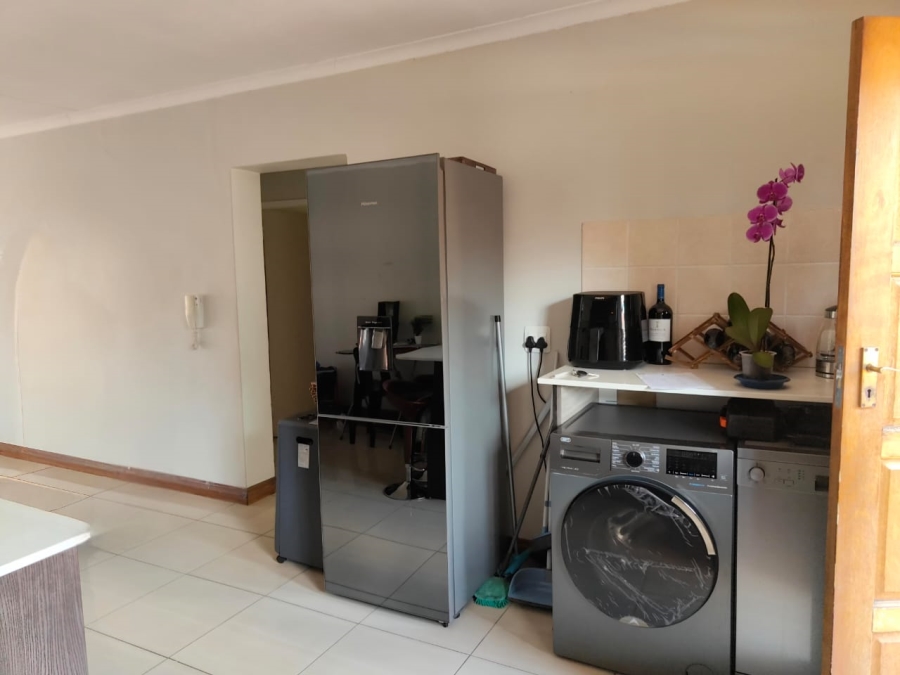 To Let 2 Bedroom Property for Rent in Three Rivers Proper Gauteng