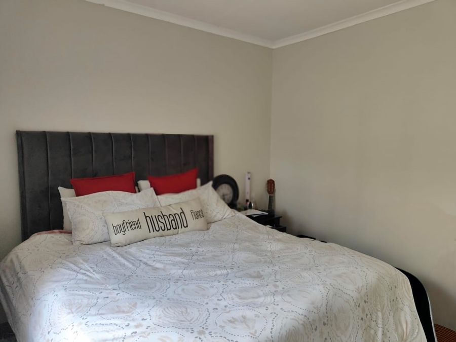 To Let 2 Bedroom Property for Rent in Three Rivers Proper Gauteng