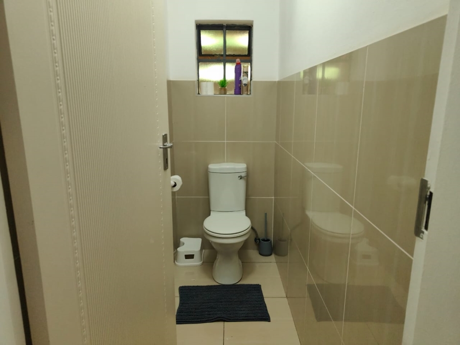 To Let 2 Bedroom Property for Rent in Three Rivers Proper Gauteng