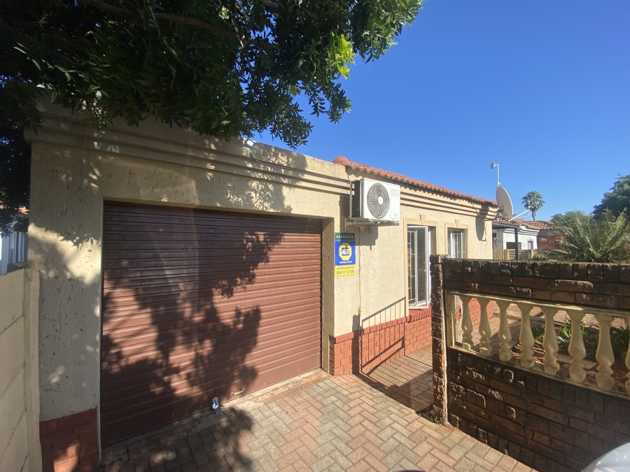 2 Bedroom Property for Sale in Eloffsdal Gauteng