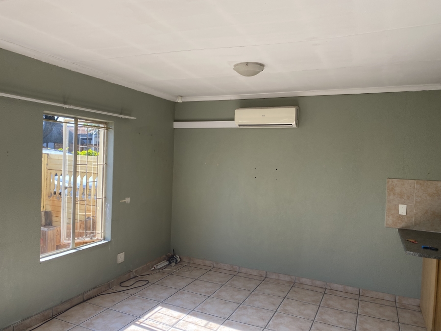 2 Bedroom Property for Sale in Eloffsdal Gauteng
