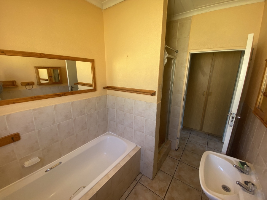 2 Bedroom Property for Sale in Eloffsdal Gauteng