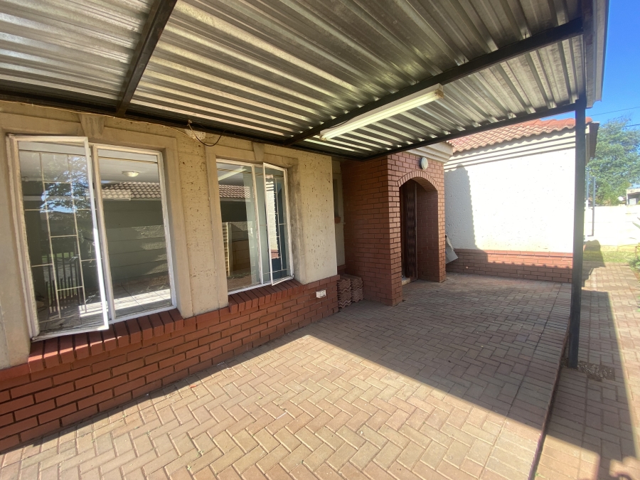 2 Bedroom Property for Sale in Eloffsdal Gauteng