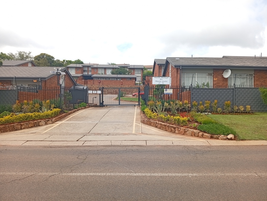 3 Bedroom Property for Sale in La Montagne Gauteng