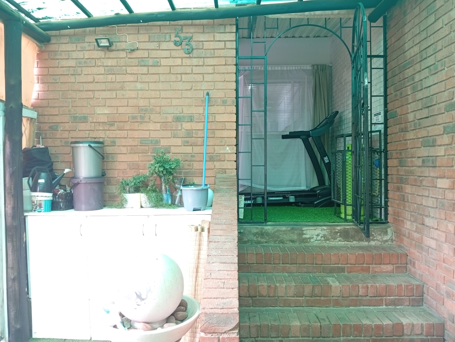 3 Bedroom Property for Sale in La Montagne Gauteng