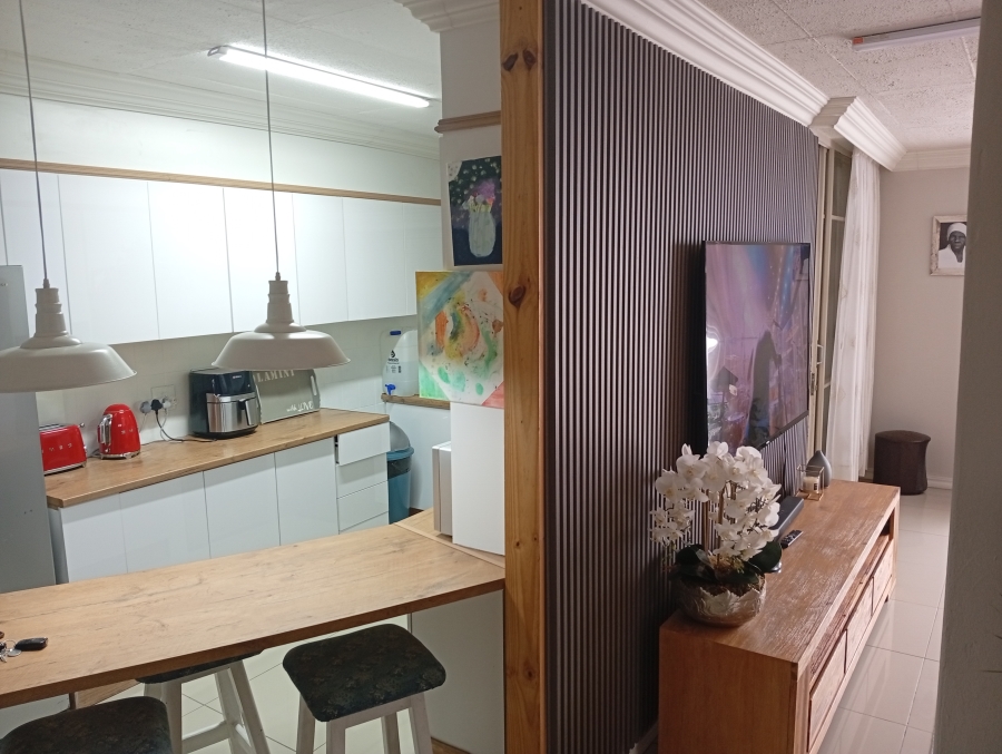 3 Bedroom Property for Sale in La Montagne Gauteng