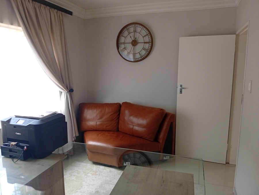 3 Bedroom Property for Sale in La Montagne Gauteng