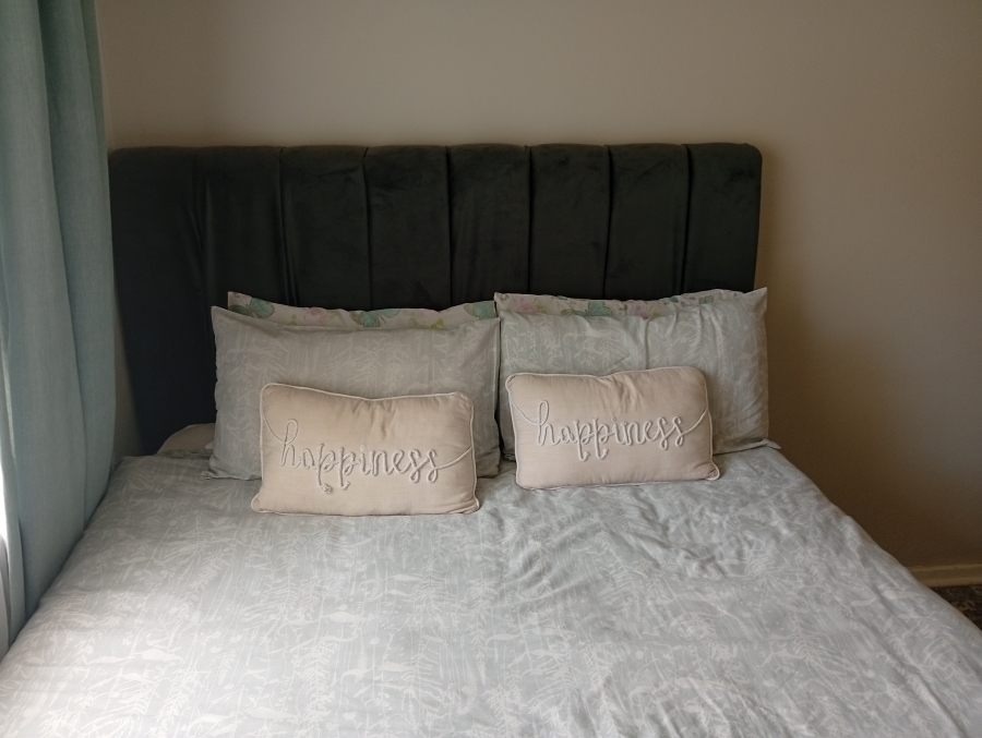 3 Bedroom Property for Sale in La Montagne Gauteng