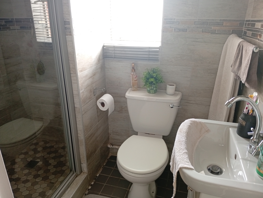 3 Bedroom Property for Sale in La Montagne Gauteng