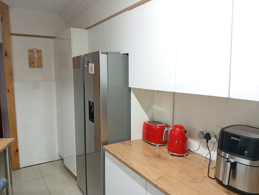 3 Bedroom Property for Sale in La Montagne Gauteng