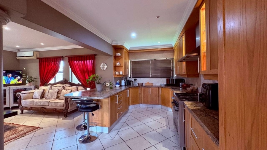 4 Bedroom Property for Sale in Sonneveld Gauteng