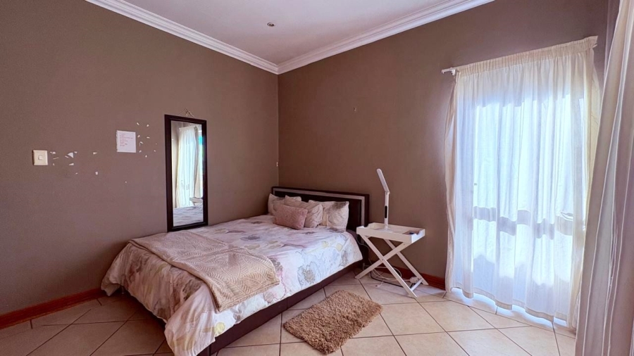 4 Bedroom Property for Sale in Sonneveld Gauteng