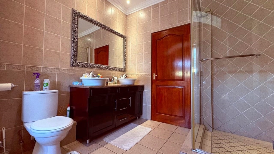 4 Bedroom Property for Sale in Sonneveld Gauteng