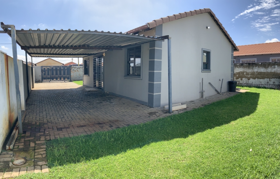 3 Bedroom Property for Sale in Windmill Park Gauteng