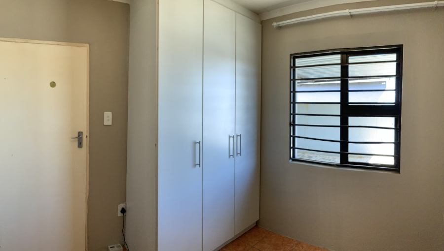 3 Bedroom Property for Sale in Windmill Park Gauteng