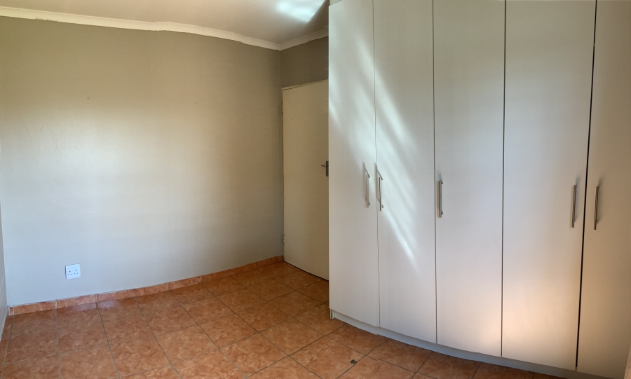 3 Bedroom Property for Sale in Windmill Park Gauteng
