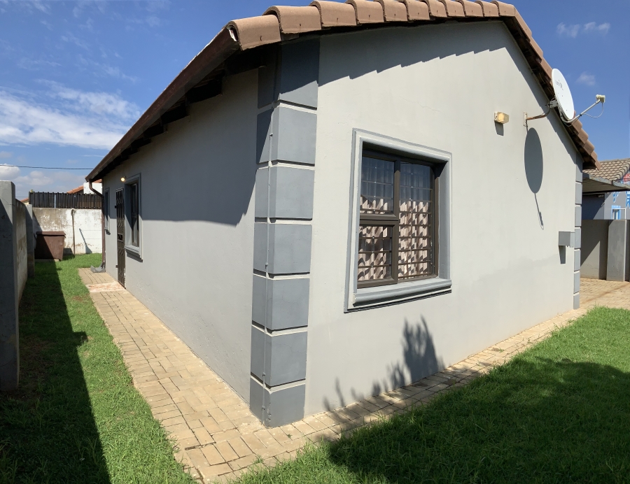 3 Bedroom Property for Sale in Windmill Park Gauteng