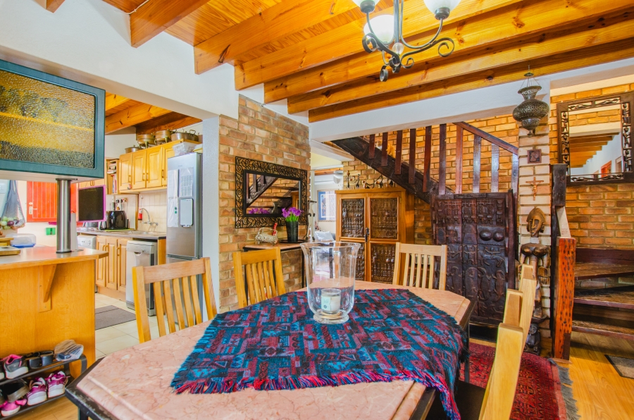 5 Bedroom Property for Sale in Doornpoort Gauteng