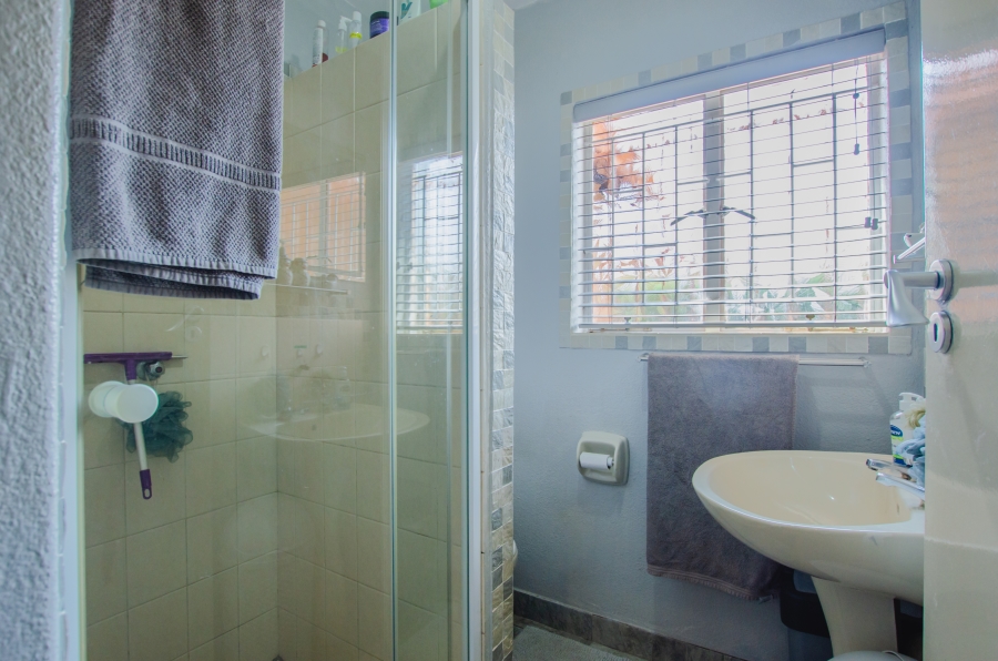 5 Bedroom Property for Sale in Doornpoort Gauteng