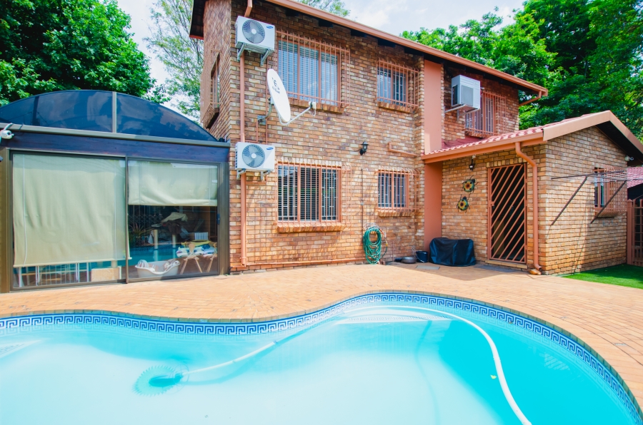 5 Bedroom Property for Sale in Doornpoort Gauteng