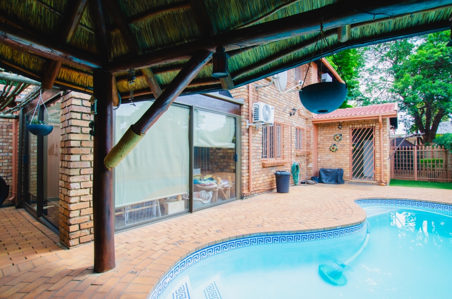 5 Bedroom Property for Sale in Doornpoort Gauteng