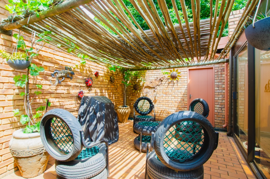 5 Bedroom Property for Sale in Doornpoort Gauteng