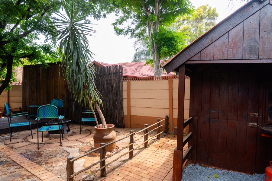 5 Bedroom Property for Sale in Doornpoort Gauteng