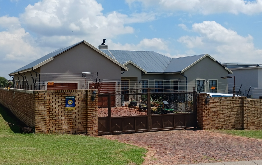 4 Bedroom Property for Sale in Berg En Dal Gauteng