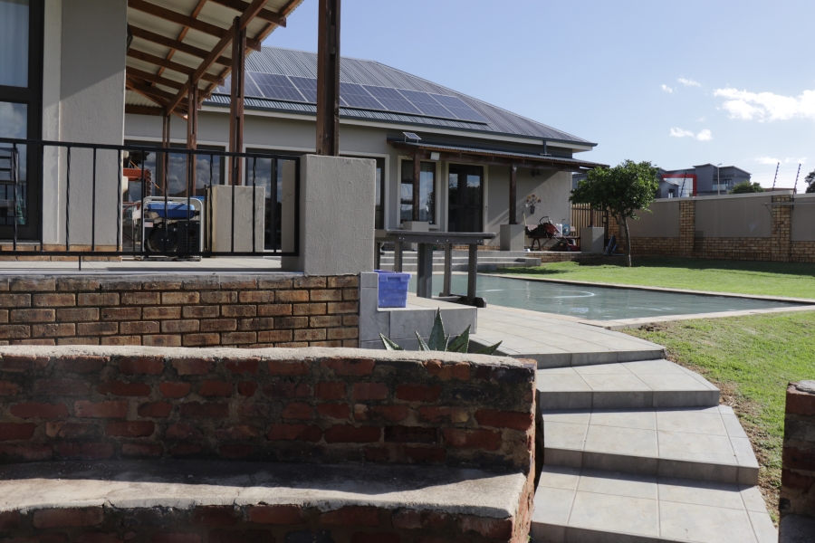 4 Bedroom Property for Sale in Berg En Dal Gauteng