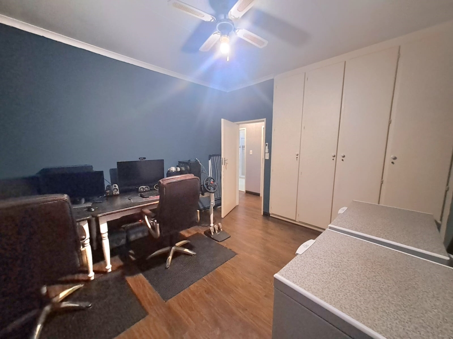 3 Bedroom Property for Sale in Three Rivers Proper Gauteng