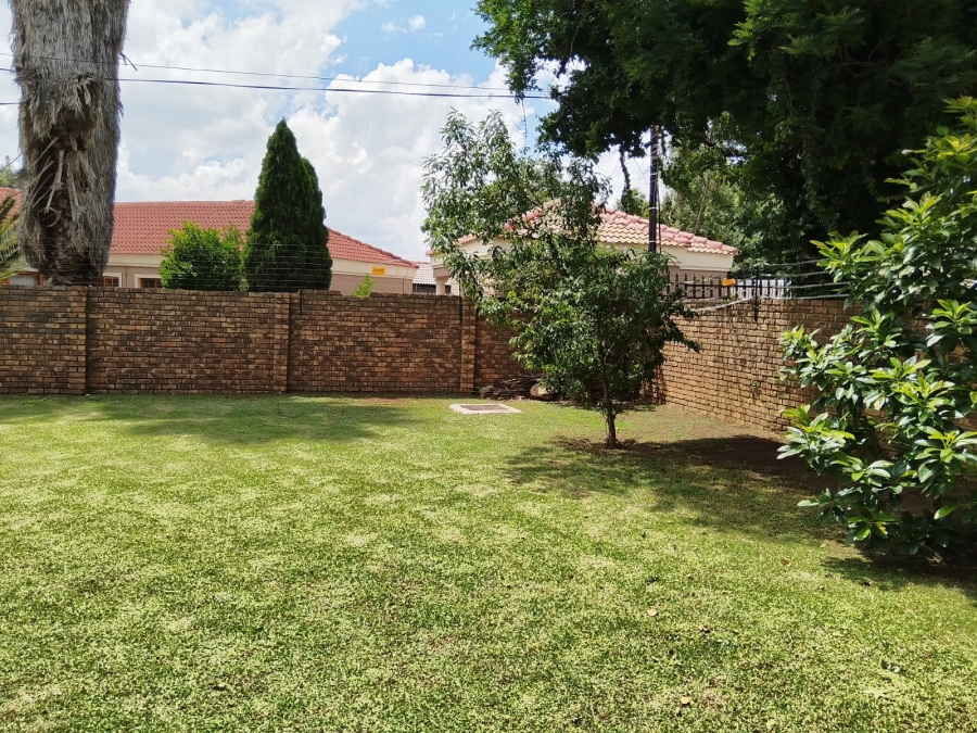 4 Bedroom Property for Sale in Crystal Park Gauteng