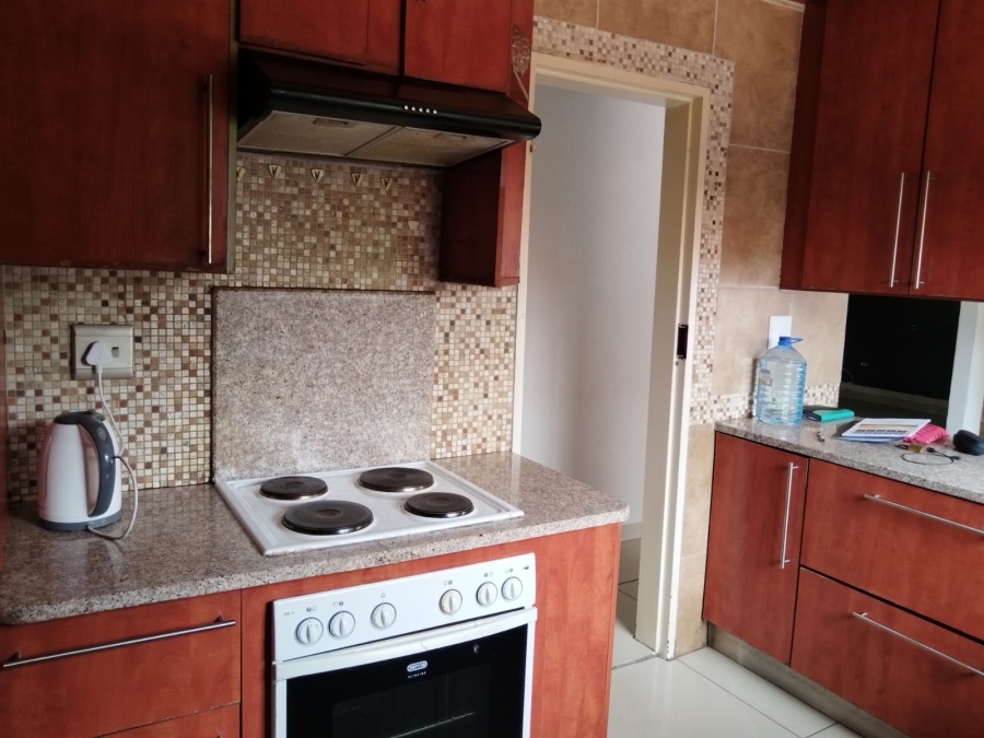 4 Bedroom Property for Sale in Crystal Park Gauteng