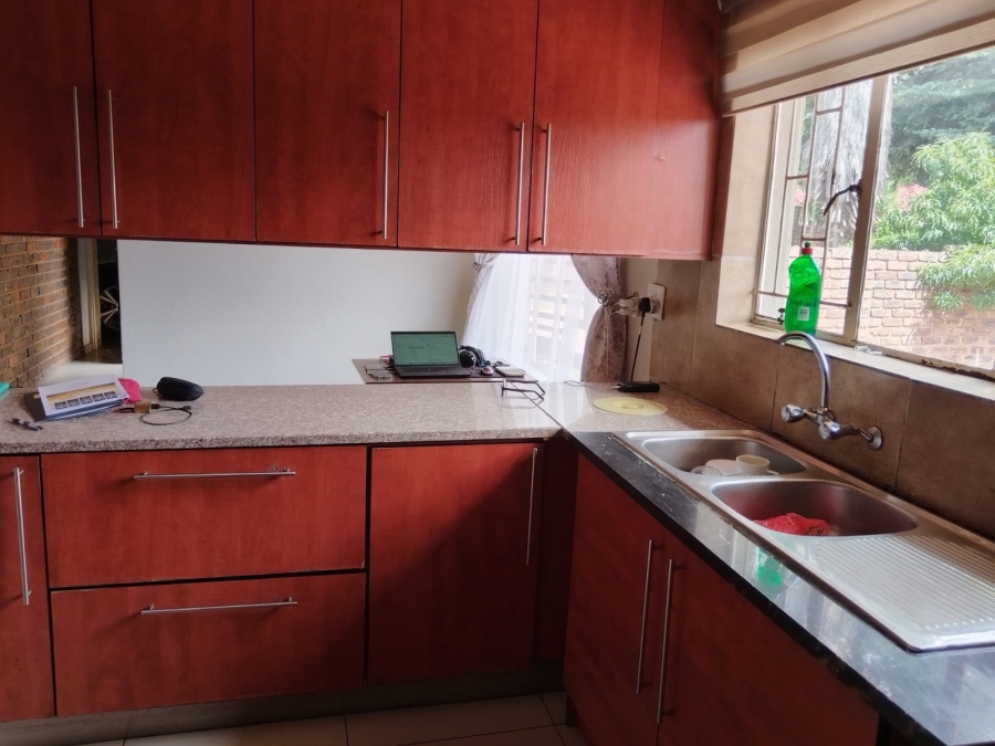 4 Bedroom Property for Sale in Crystal Park Gauteng