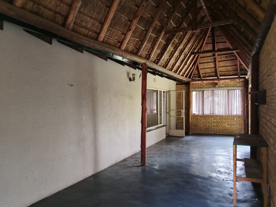 4 Bedroom Property for Sale in Crystal Park Gauteng