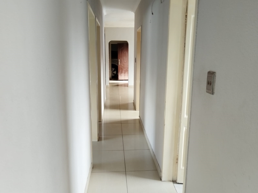 4 Bedroom Property for Sale in Crystal Park Gauteng