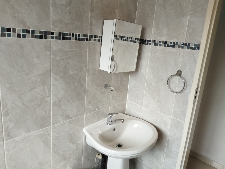 4 Bedroom Property for Sale in Crystal Park Gauteng