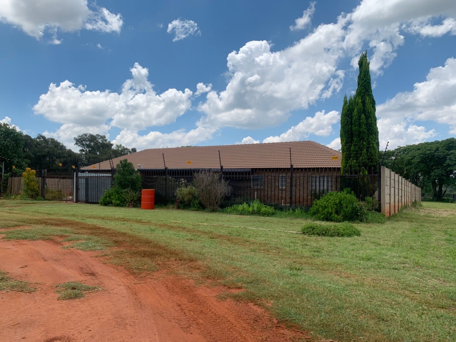 6 Bedroom Property for Sale in Strydfontein A H Gauteng