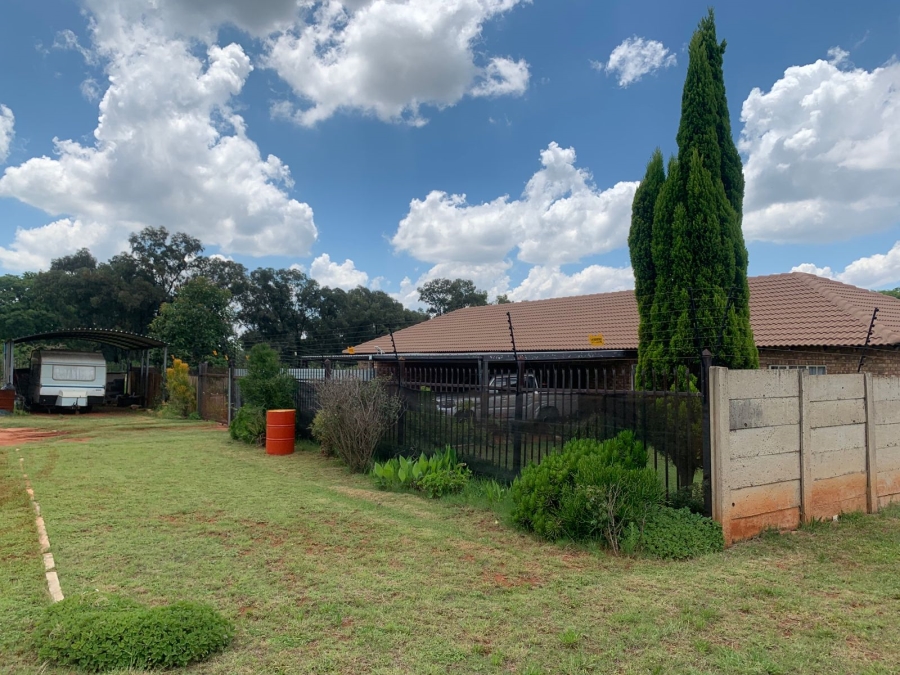 6 Bedroom Property for Sale in Strydfontein A H Gauteng