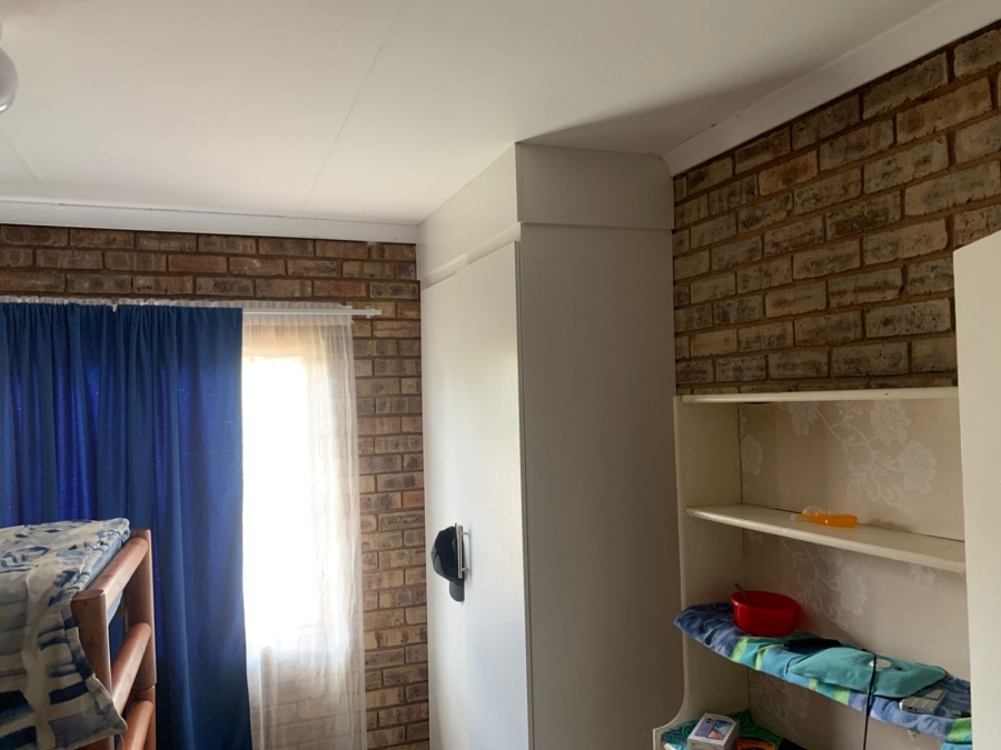 6 Bedroom Property for Sale in Strydfontein A H Gauteng