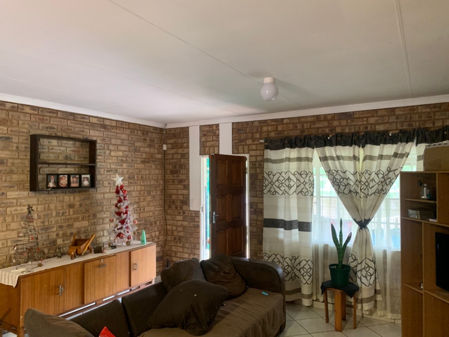 6 Bedroom Property for Sale in Strydfontein A H Gauteng
