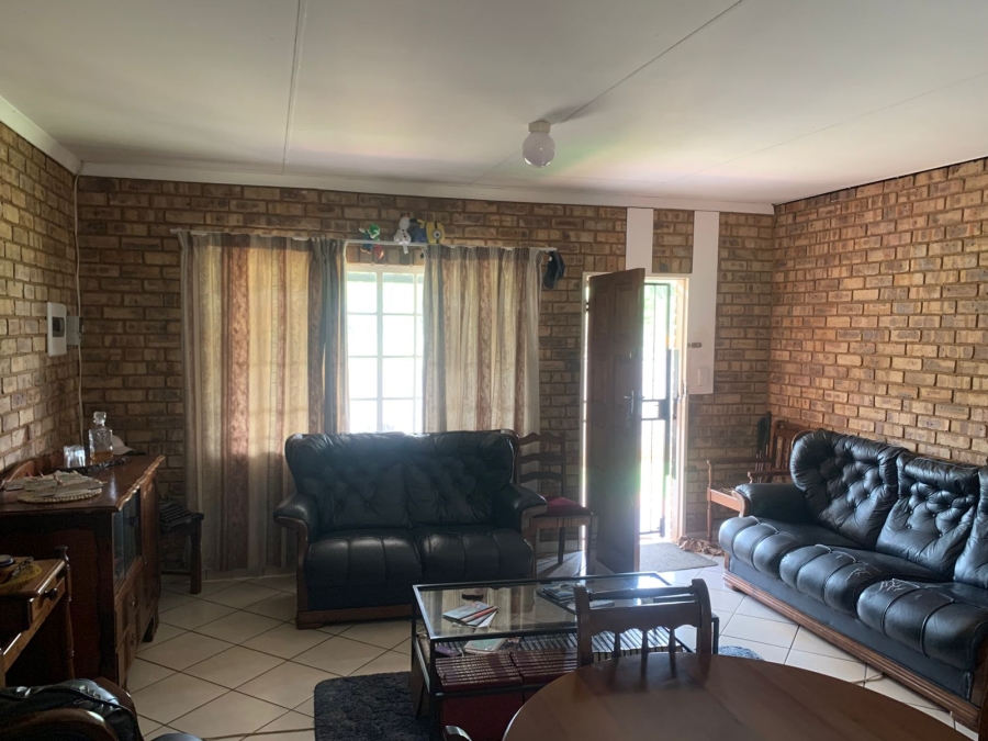 6 Bedroom Property for Sale in Strydfontein A H Gauteng
