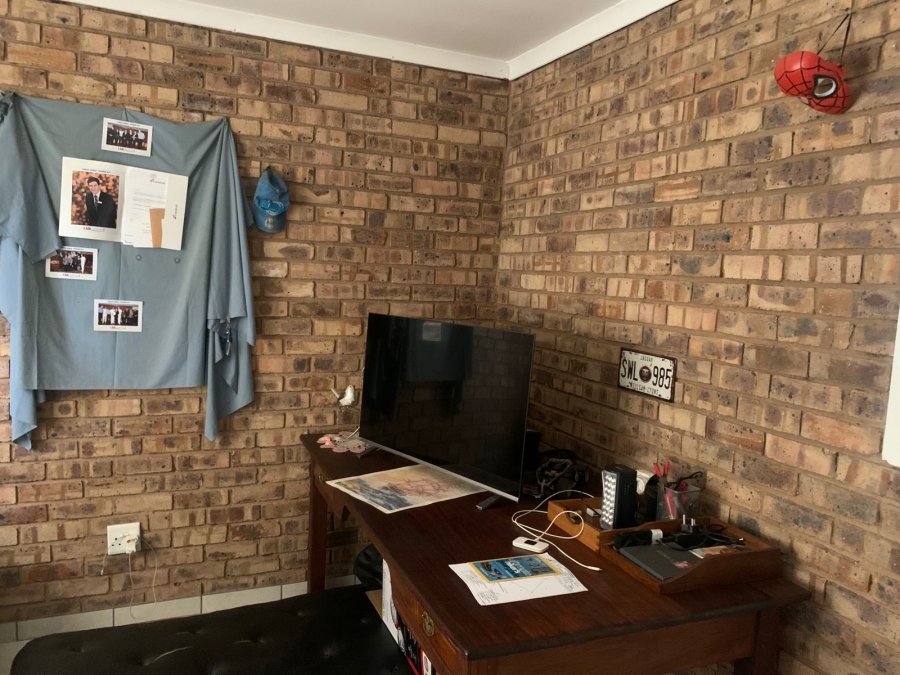 6 Bedroom Property for Sale in Strydfontein A H Gauteng
