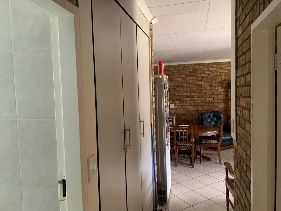 6 Bedroom Property for Sale in Strydfontein A H Gauteng