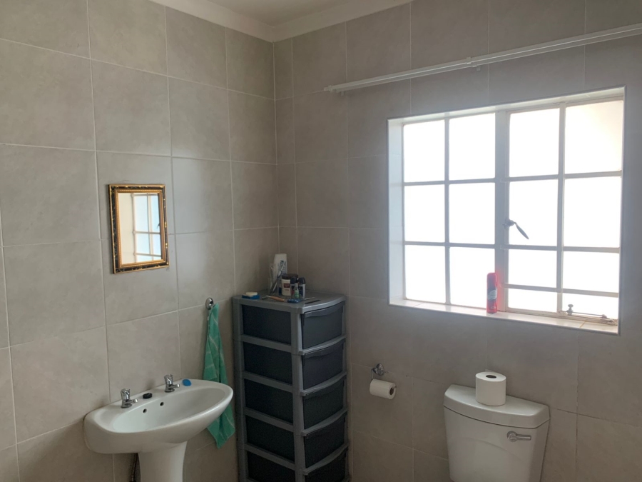 6 Bedroom Property for Sale in Strydfontein A H Gauteng