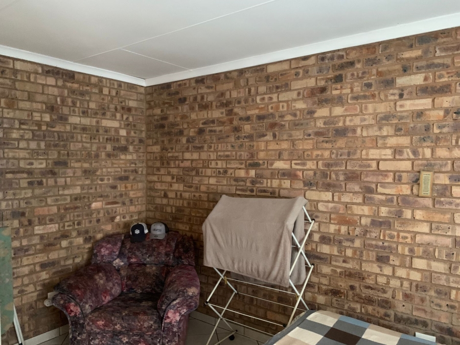 6 Bedroom Property for Sale in Strydfontein A H Gauteng