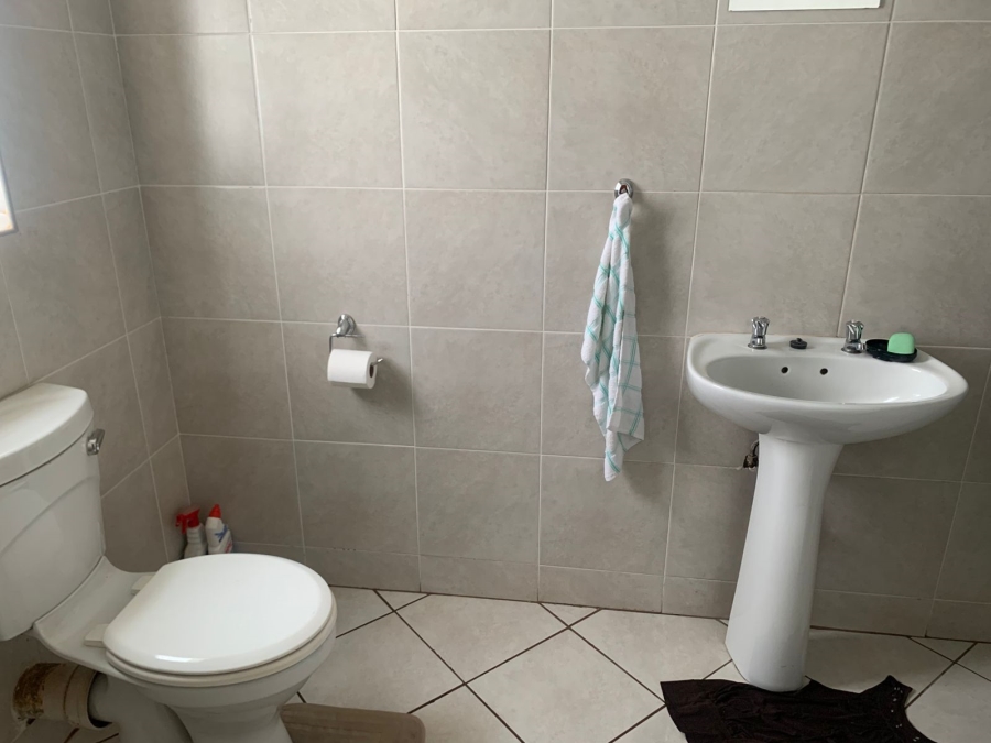 6 Bedroom Property for Sale in Strydfontein A H Gauteng