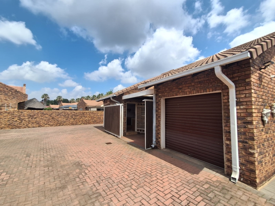 2 Bedroom Property for Sale in Arcon Park Gauteng