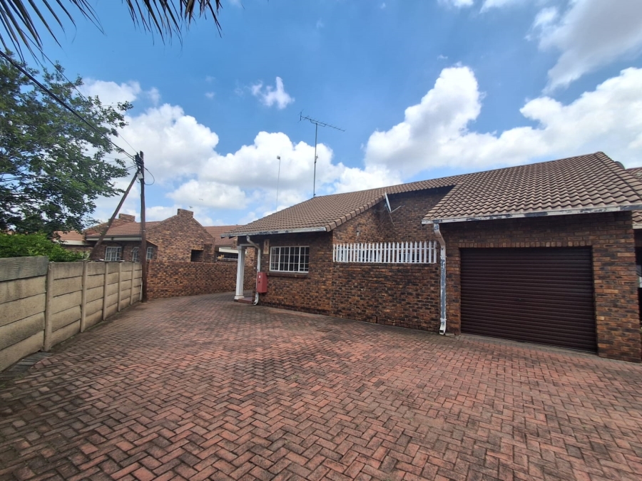 2 Bedroom Property for Sale in Arcon Park Gauteng